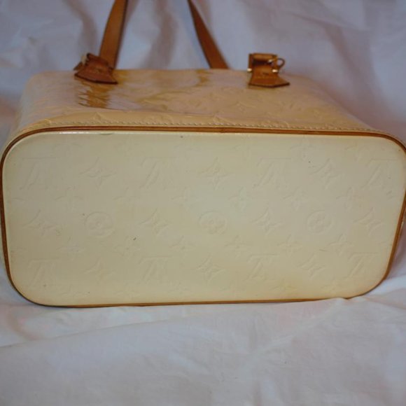 Louis Vuitton Houston Vernis PM Monogram Cream Leather Shoulder Bag / Handle - Picture 6 of 10